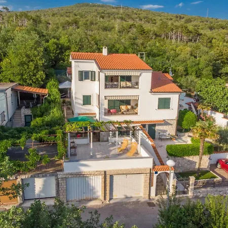 Apartment Nika Selce